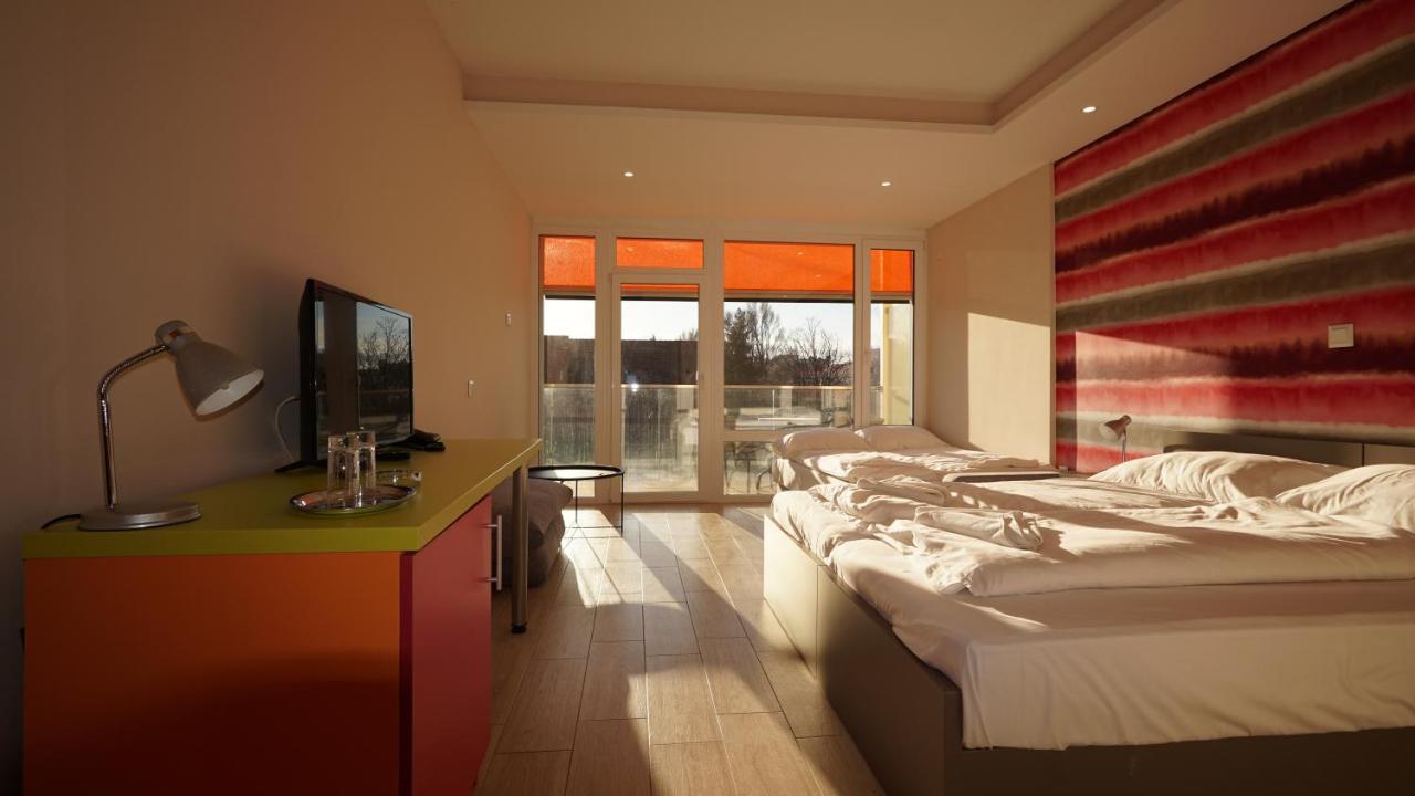 Colors Holiday Hotel Siófok Zewnętrze zdjęcie